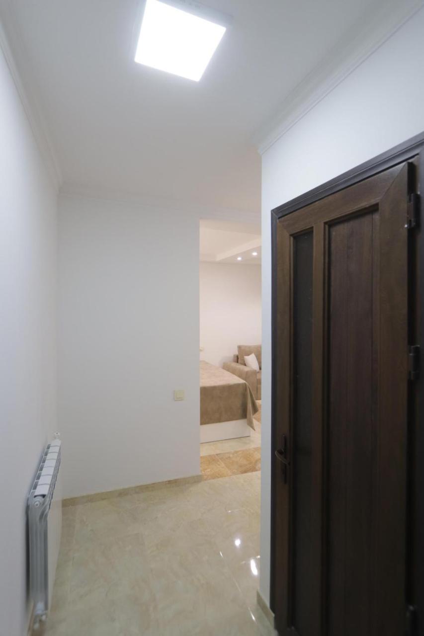 Appartment Lux, Komitas 26 Єреван Екстер'єр фото