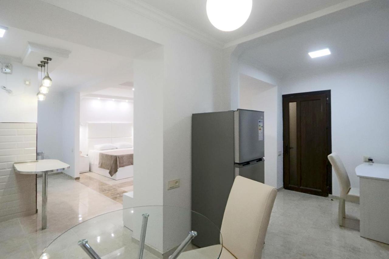 Appartment Lux, Komitas 26 Єреван Екстер'єр фото
